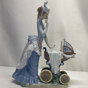 Lladró Figurine #4938 Baby's First Outing 1977 Retired Mint Condition Rare